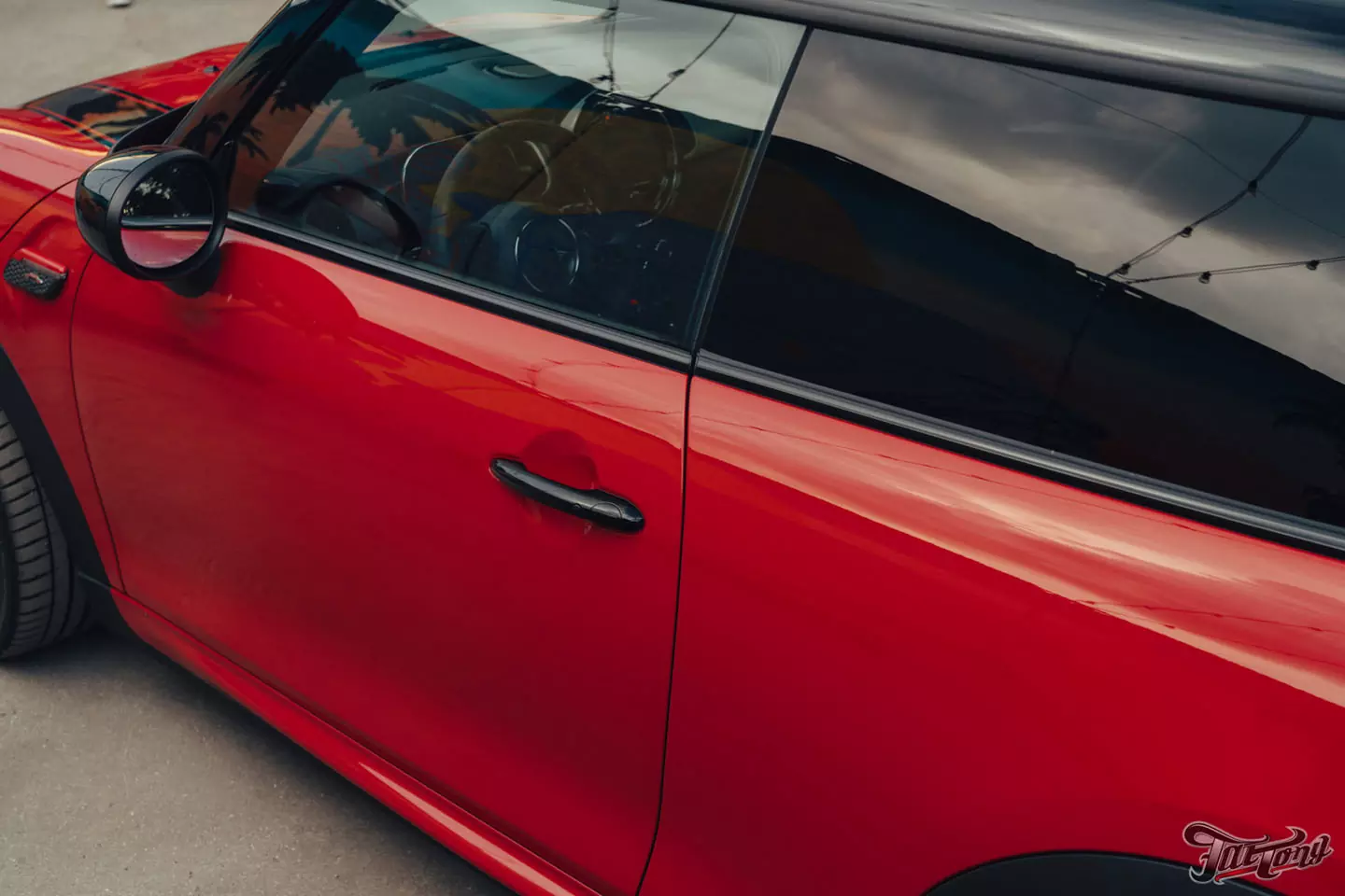 Оклейка Mini John Cooper Works глянцевым полиуретаном, наклейки на кузов, комплексная шумоизоляция, установка новых дисков, керамика дисков и суппортов